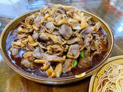 -一品红烧鸭特色川菜(三岔湖店)