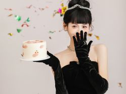 -onlygirl摄影美学馆高端定制(江滩店)