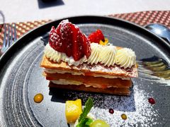 新鲜草莓拿破仑-Kathleen's Waitan 凯圣琳江景西餐厅(外滩店)