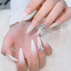 -七彩虹美甲美睫 半永久