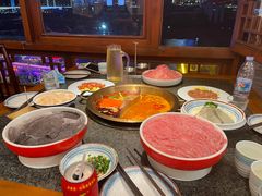 -小天鹅火锅·一线江景洪鼎旗舰店(洪崖洞店)