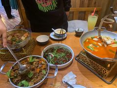 -老滇山寨•云南特色菜•地方菜•民族风情歌舞表演(金碧店)