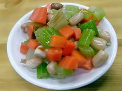 西芹花生-马德元纯汤牛肉面(太奥广场店)