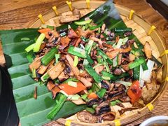 爆炒赤松茸黑牛肝菌-云海肴·汽锅鸡·云南菜(美罗城店)