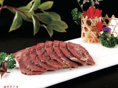 五香牛肉（冷盘）-老苏州芳和园茶酒楼  传统苏帮菜(观前店)
