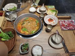 -野山舂·贵州现舂酸汤牛肉(东山店)