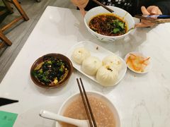 -李与白包子铺(桐梓林店)