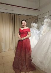 -月月婚纱礼服仓储店(王府井店)