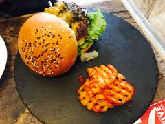 -HIGH FIVE哈福手工汉堡(桂林路店)