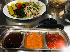 拍黄瓜-马路牙子地桌烤肉(工体店)
