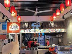 -爆炸头阿姨小四川正宗川味小吃(无任何分店)