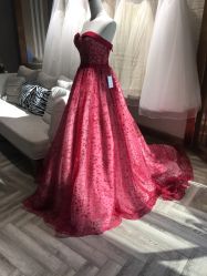 -Lady  Jane高端婚纱礼服馆