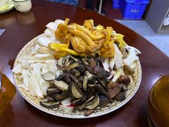 -菌之家·专业纯野生菌火锅·特色炒菌