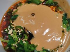 -龍歌自助小火锅(市南金茂湾店)