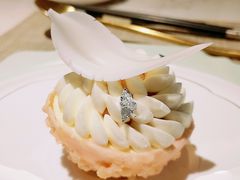 椰子草莓慕斯-闻见中国海南菜(K11店)
