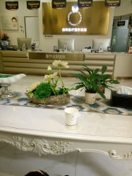 -斐研美医疗美容·眼周抗衰中心