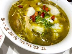 -渝是乎酸菜鱼·川渝小炒(新世界百货望京店)