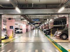 -环球港-停车场