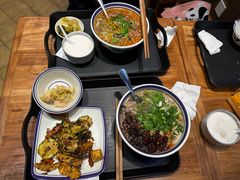 -云阿蛮云南生烫牛肉米线(奉贤路店)