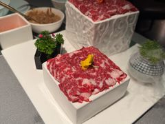 -左庭右院鲜牛肉火锅黑金店(陆家嘴中心店)