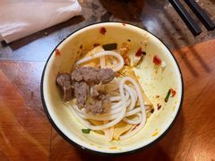 -黄利砖万峰林布依特色酸笋牛肉馆