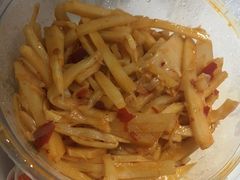 素炒酸笋-红鼻子桂林米粉(金唐新光界店)