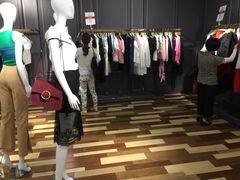 -优衣库(上海金桥国际商业广场店)