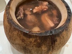 椰子八宝鸡汤-闻见中国海南菜(K11店)