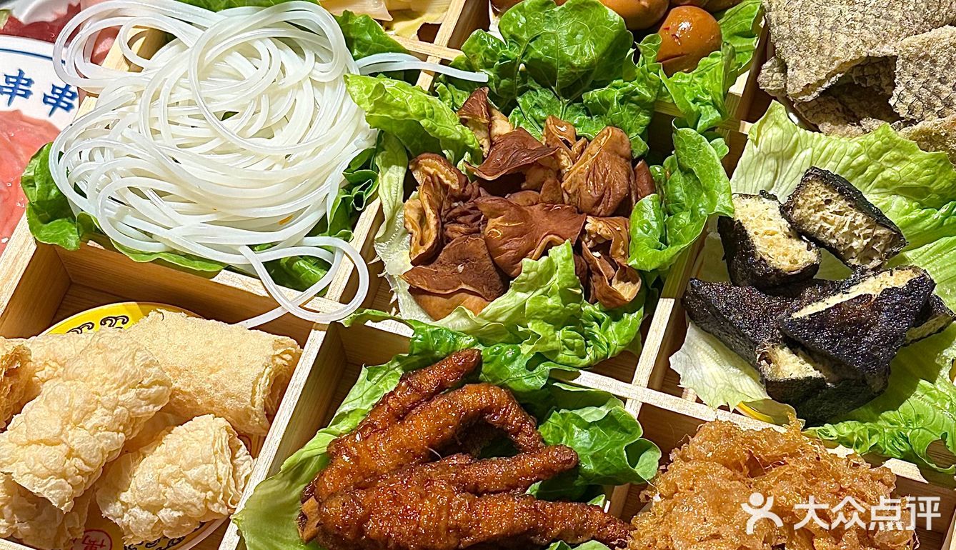 去解放碑一定要吃的螺蛳粉火锅！好吃死了！！！