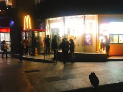 门面-麦当劳(展览路店)