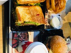 -The Habit Burger Grill 哈比特汉堡(复兴soho店)