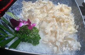Enoki Mushroom and Sea Snail Salad