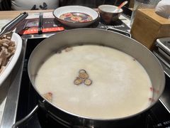 -尚尚仙·酸汤猪手·猪肚鸡火锅(华联万柳购物中心店)