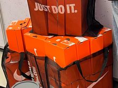 -NIKE上海青浦换季优惠店