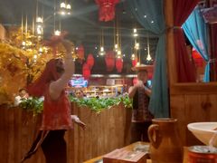 -老滇山寨•云南特色菜•地方菜•民族风情歌舞表演(金碧店)