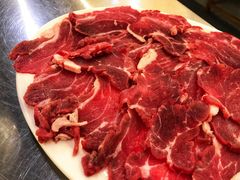 手切肥牛-胡须佬鸡煲四季火锅店(石厦西村直营店)