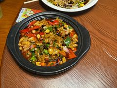 -老滇山寨•云南特色菜•地方菜•民族风情歌舞表演(金碧店)