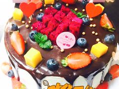 小浣熊淋面鲜果蛋糕-艾加柒克蛋糕茶歇甜品台(春熙路店)