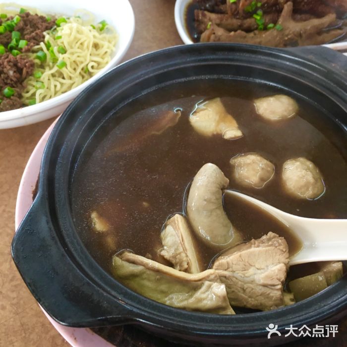 新记肉骨茶图片