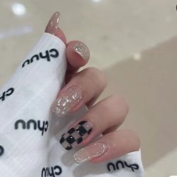 -悦指间美甲美睫