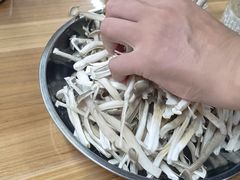 -大眼强五杯鹅·桑拿鸡煲