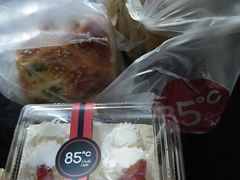 -85度C(生甜甜圈研究工坊·上海松江人民北路店)