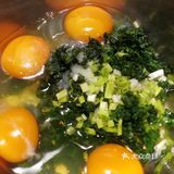 被忽视的营养食材芹菜叶系列之香芹叶炒蛋