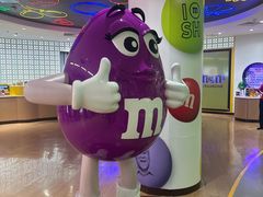 -m豆巧克力世界(上海世茂广场店)