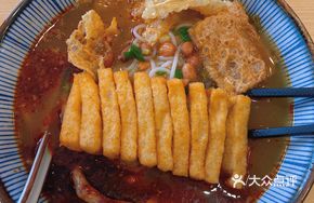 Spicy Braised Duck Feet Luosifen