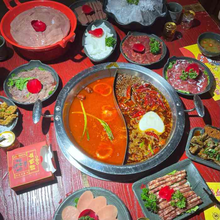 谭鸭血老火锅处州府城店-"丽水比较热门的火锅店吧下午一两点去的 .