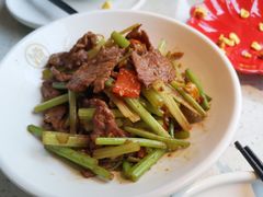 小炒黄牛肉-江渔儿酸菜鱼(港湾1号店)