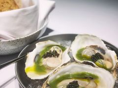 当季生蚝鲟鱼子酱-Bistro Wang 牛排馆
