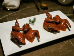 脆皮乳鸽-新荣记(BFC外滩金融中心店)