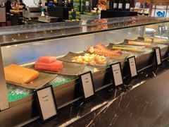 -广州万富希尔顿酒店·感趣自助餐厅·金秋蟹宴生蚝海鲜刺身